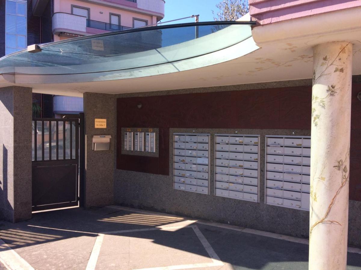 Appartamento Victoria Con Parcheggio Privato Civitavecchia Exterior foto